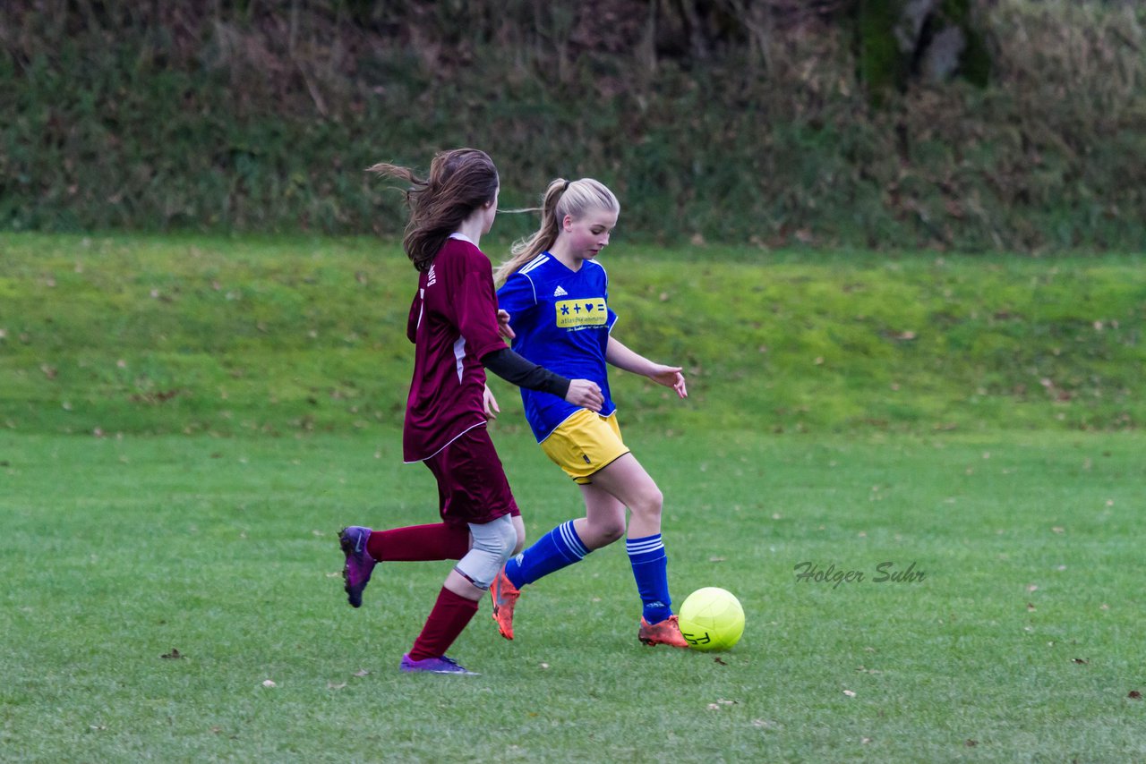 Bild 89 - B-Juniorinnen TSV Gnutz o.W. - SV Henstedt Ulzburg II : Ergebnis: ca. 5:0